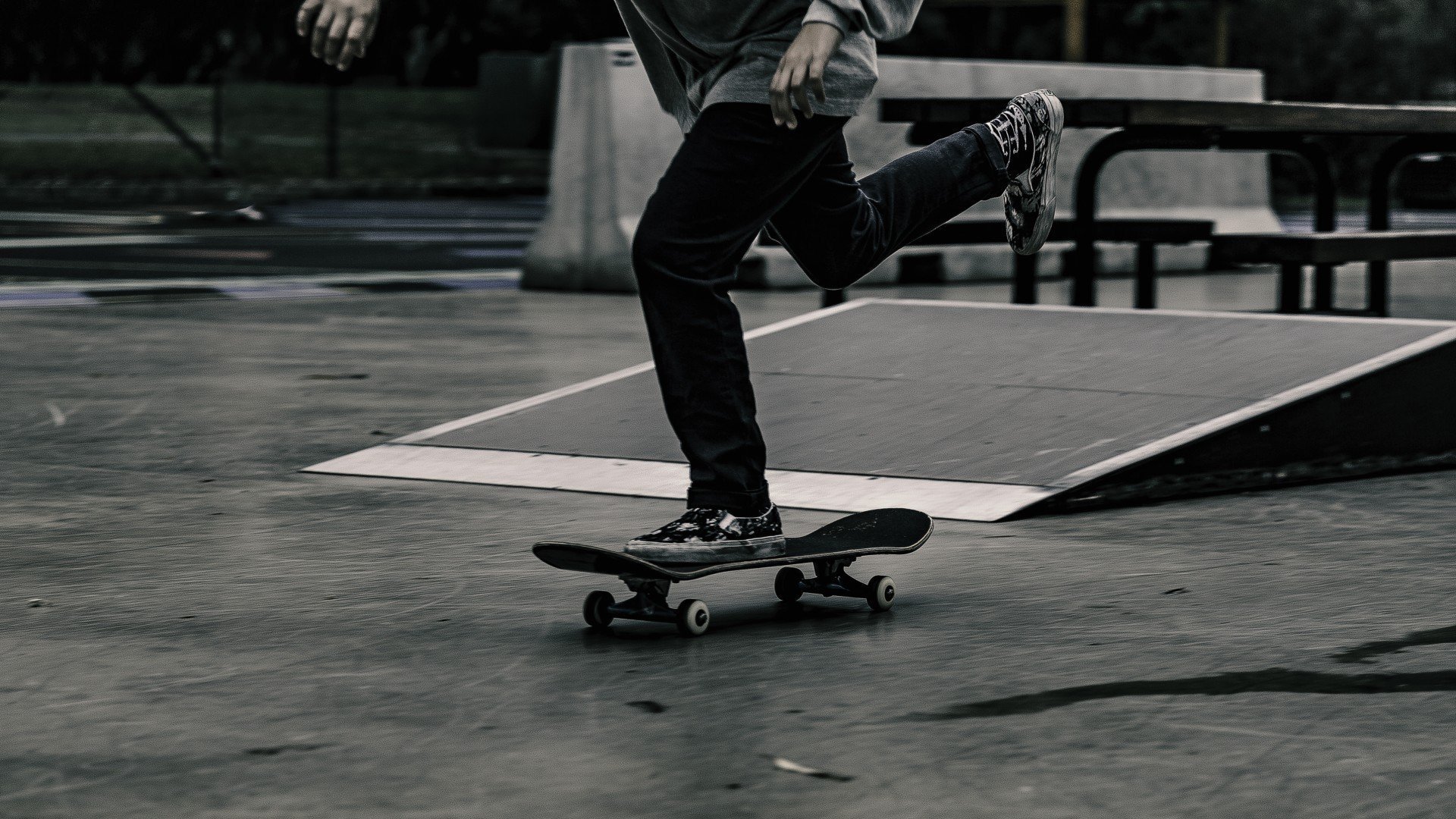 体育圈双喜临门?韩国队血洗波兰队,张继科神勇归来!